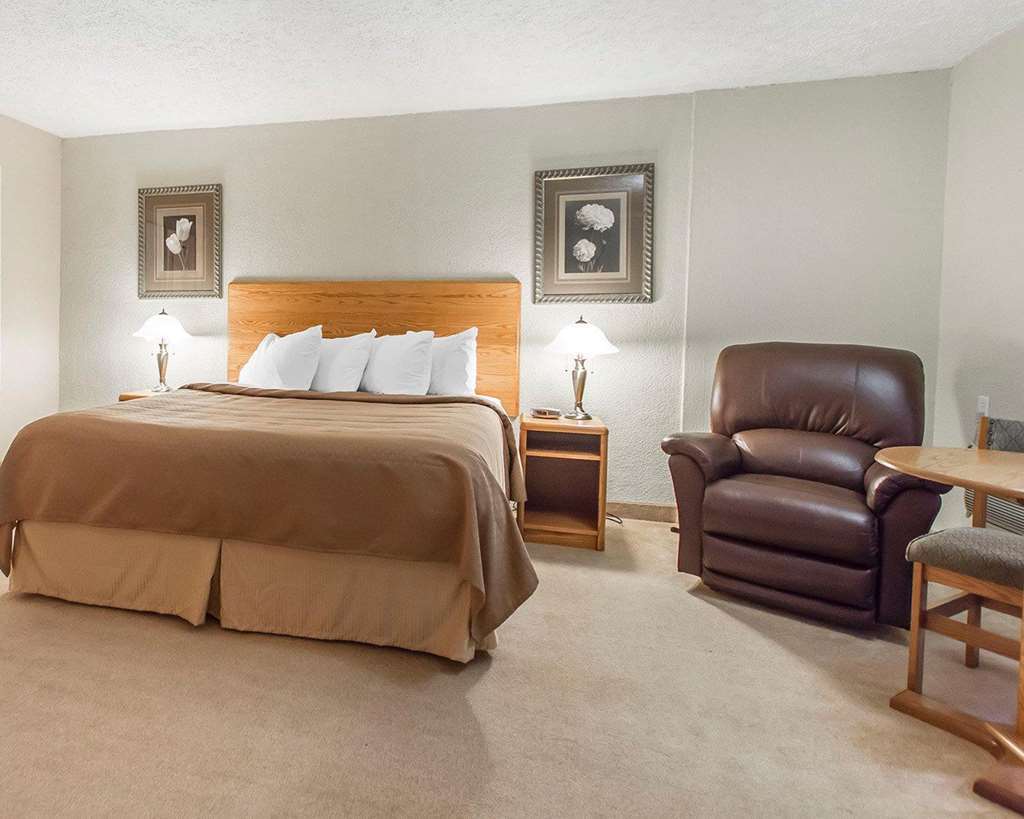 Rodeway Inn Grand Falls Room photo