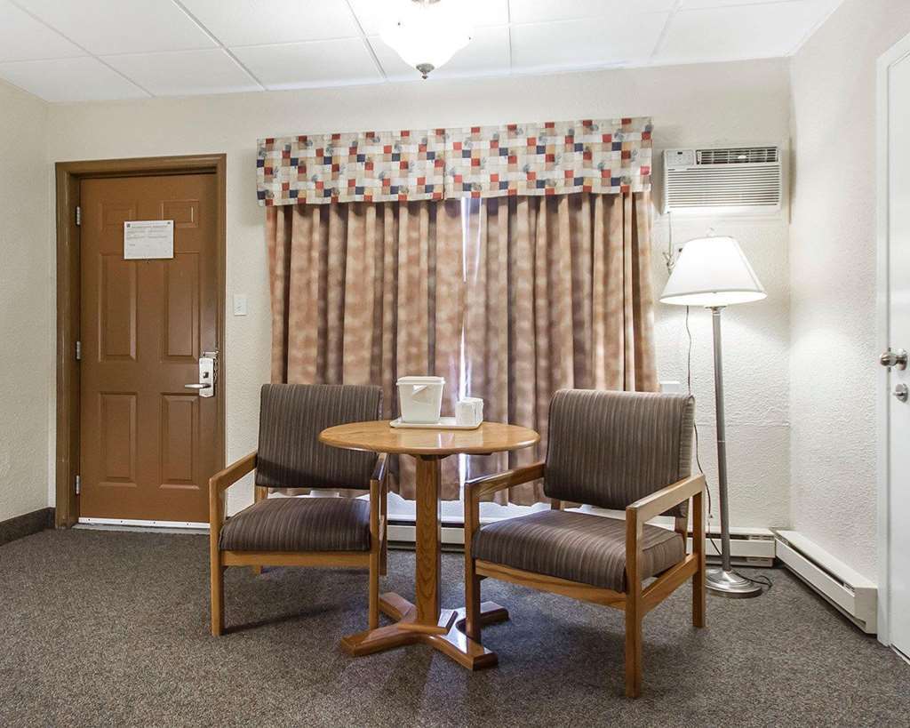 Rodeway Inn Grand Falls Room photo